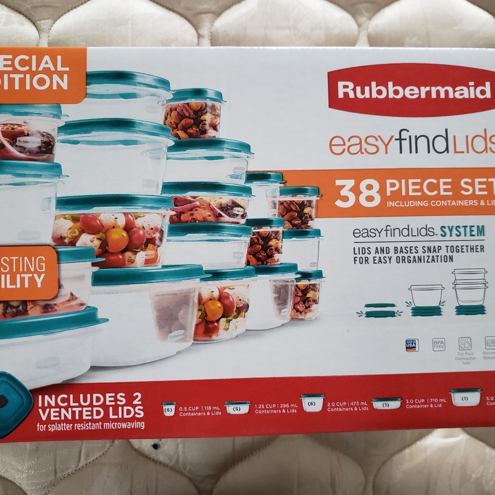 38 pieces rubbermaid containers